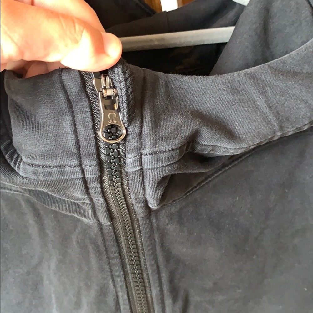 LULULEMON JACKET